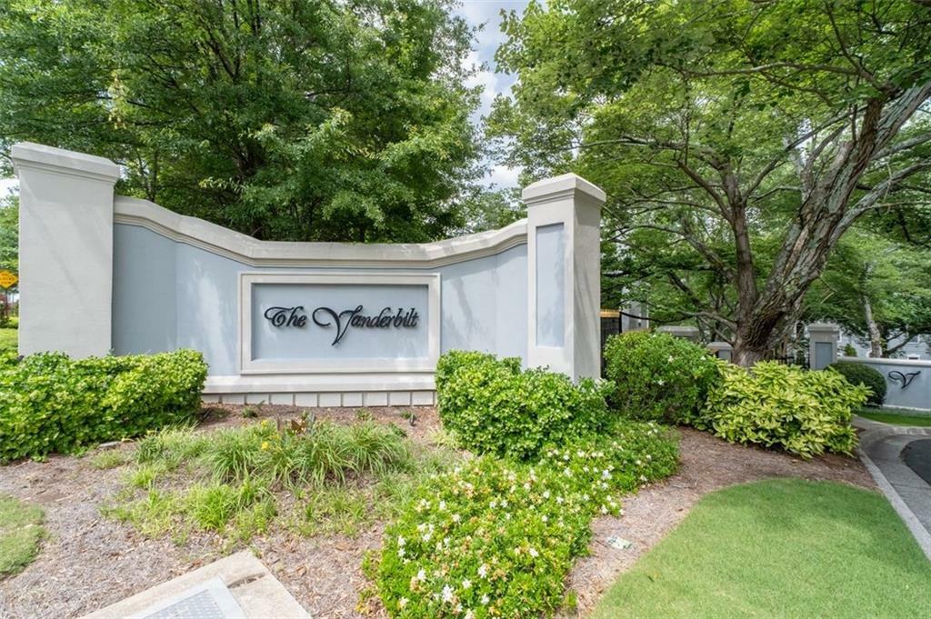 Property Photo: 3071 Lenox Road NE 19 GA 30324