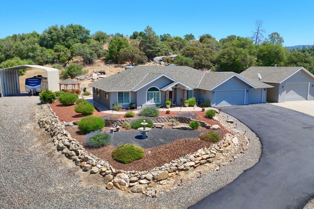 Property Photo: 47003 Lookout Mountain Drive CA 93614