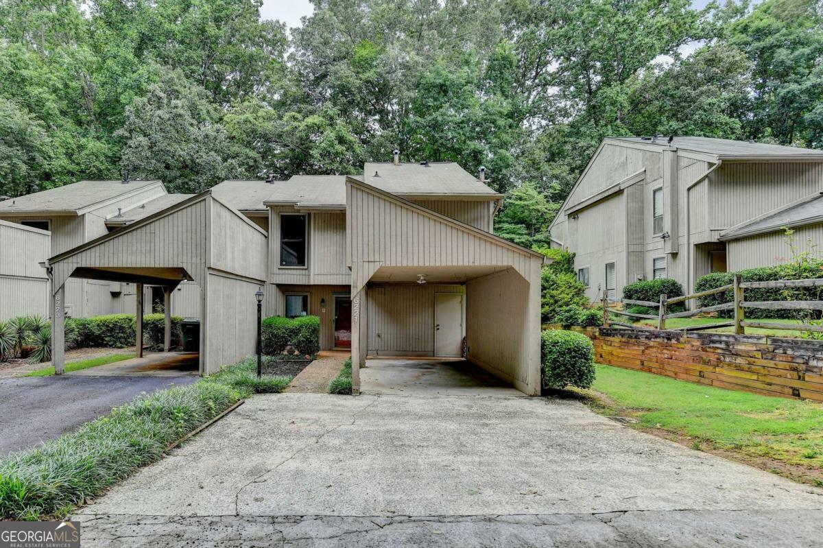 Property Photo: 6221 Willow Run Road GA 30092