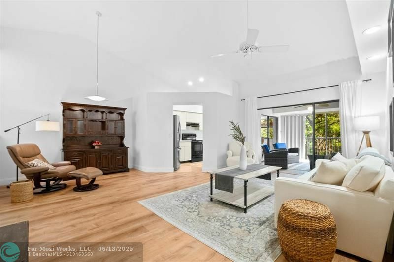 Property Photo: 3315 Water Oak Dr 1302 FL 33021