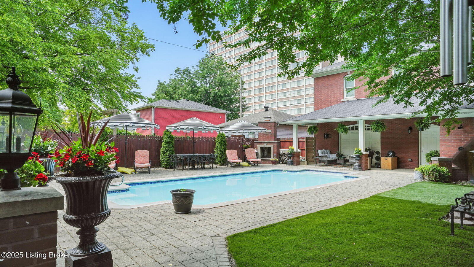 Property Photo:  1212 S 2nd St  KY 40203 