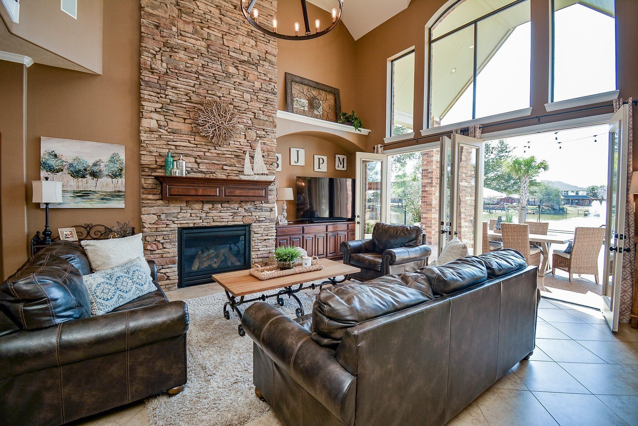 Property Photo: 2011 Lakeside Crossing TX 77494