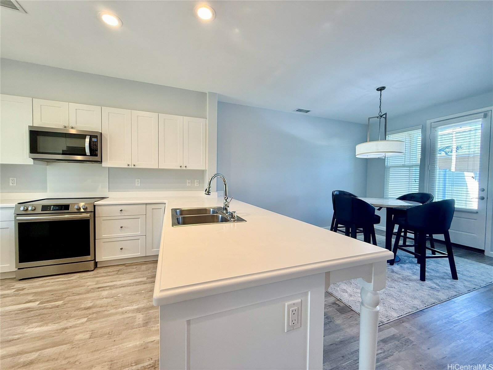 Property Photo: 91-2220 Kaiwawalo Street 11-1105 HI 96706