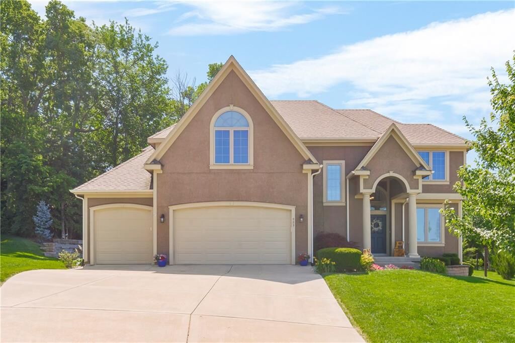Property Photo: 983 E 121st Place KS 66061