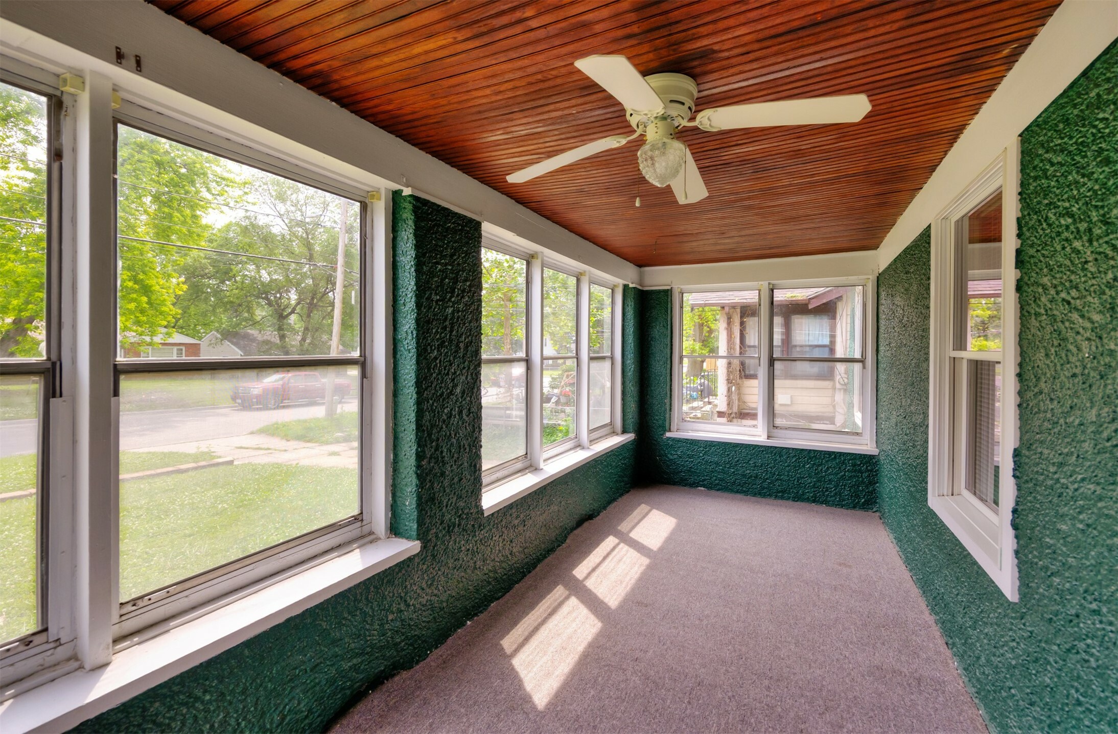 Property Photo: 1012 28th Street IA 50311