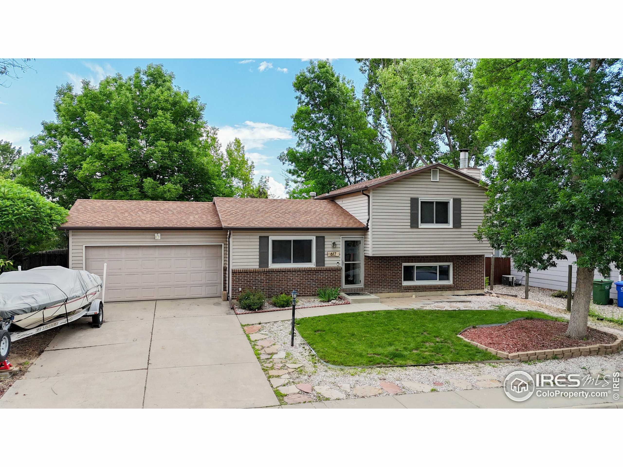 Property Photo: 617 Cottonwood Dr CO 80538