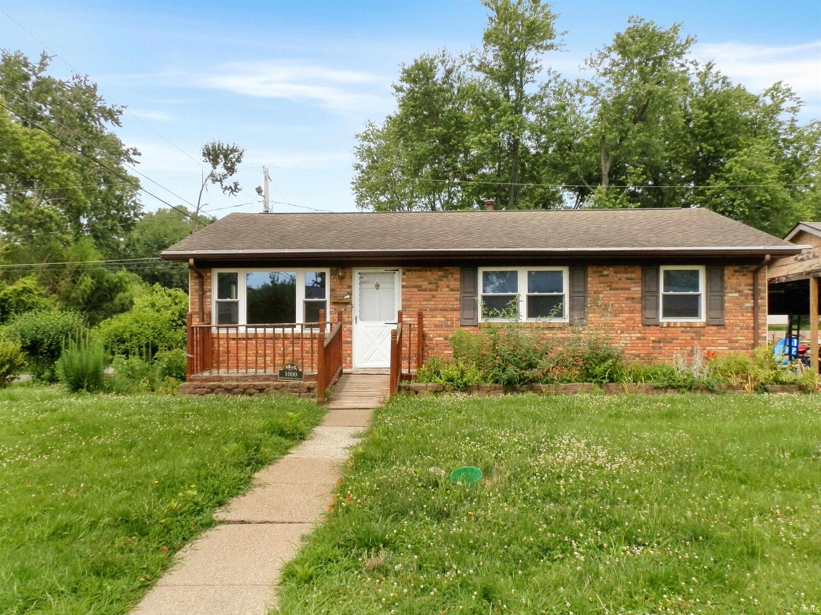 Property Photo:  1000 N Fairlawn W Circle  IN 47711 
