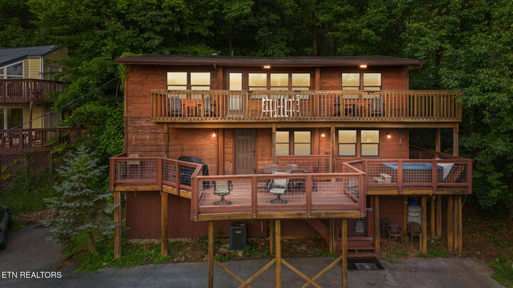 1516 Zurich Rd  Gatlinburg TN 37738 photo