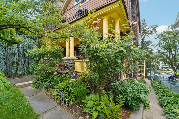 Property Photo:  227 Valentine Lane  NY 10705 