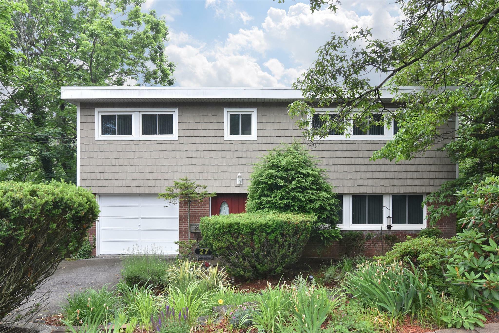 Property Photo: 27 Temple Road NY 10522
