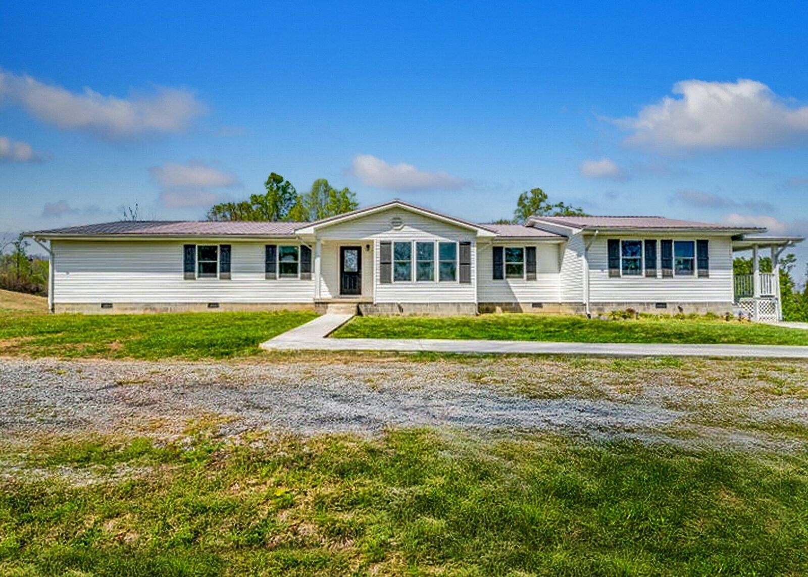 Property Photo: 338 County Line Road TN 37752