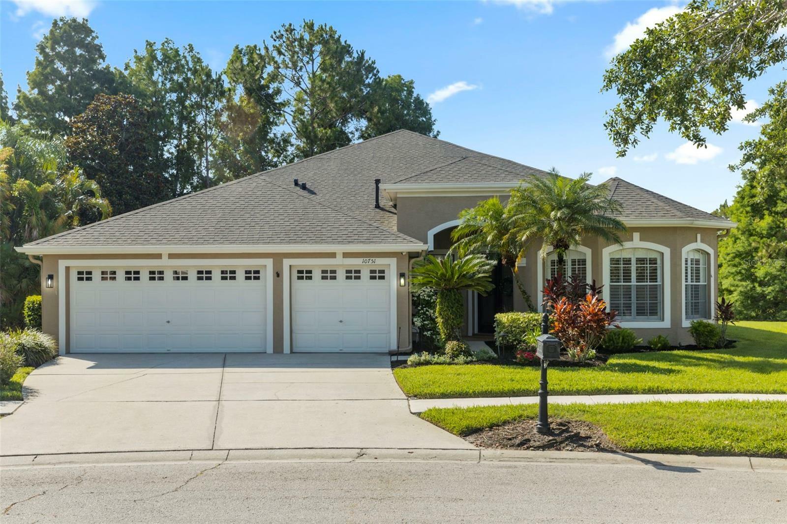 Property Photo: 10751 Tavistock Drive FL 33626