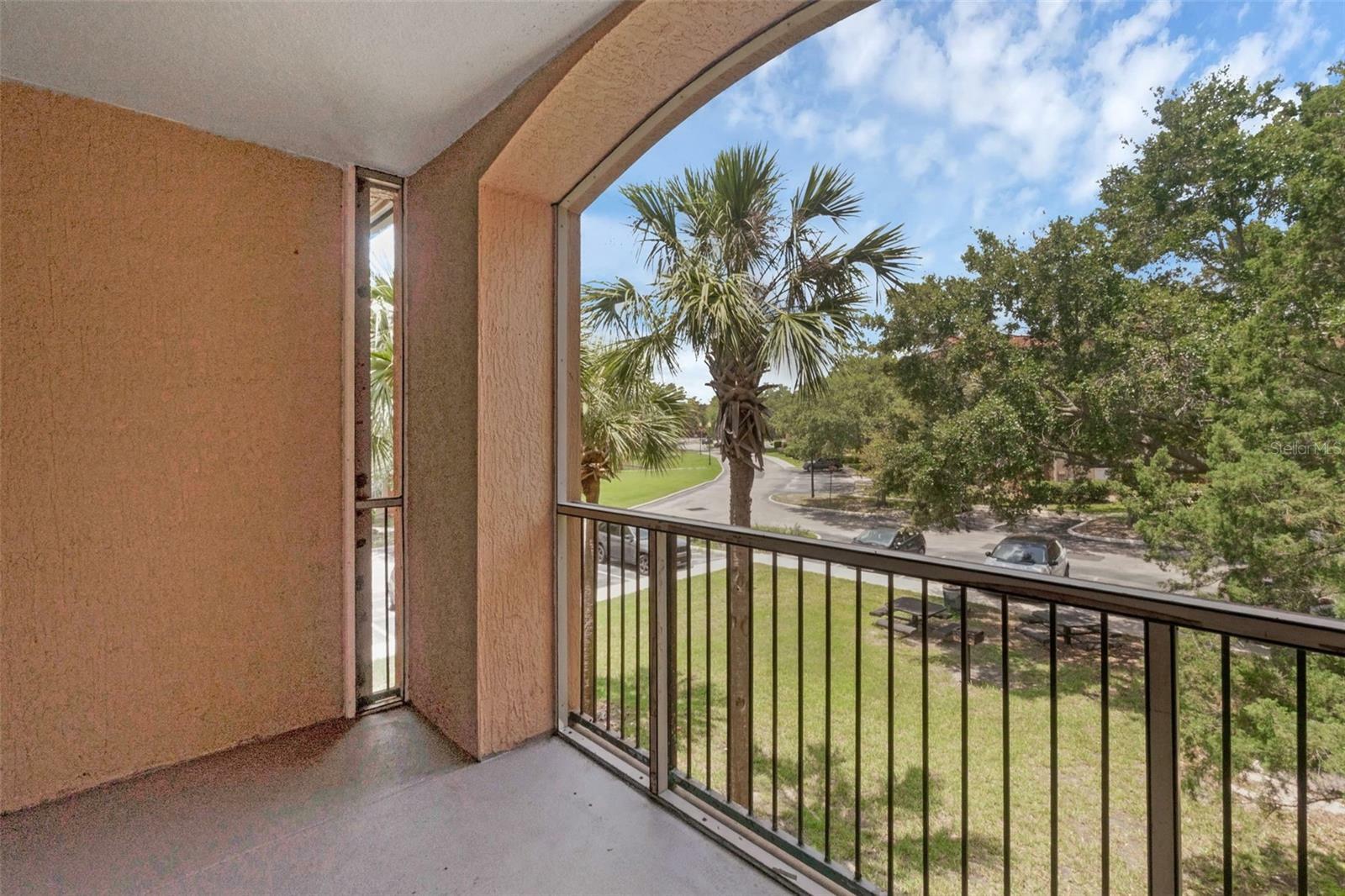 Property Photo:  5512 Metrowest Boulevard 201  FL 32811 