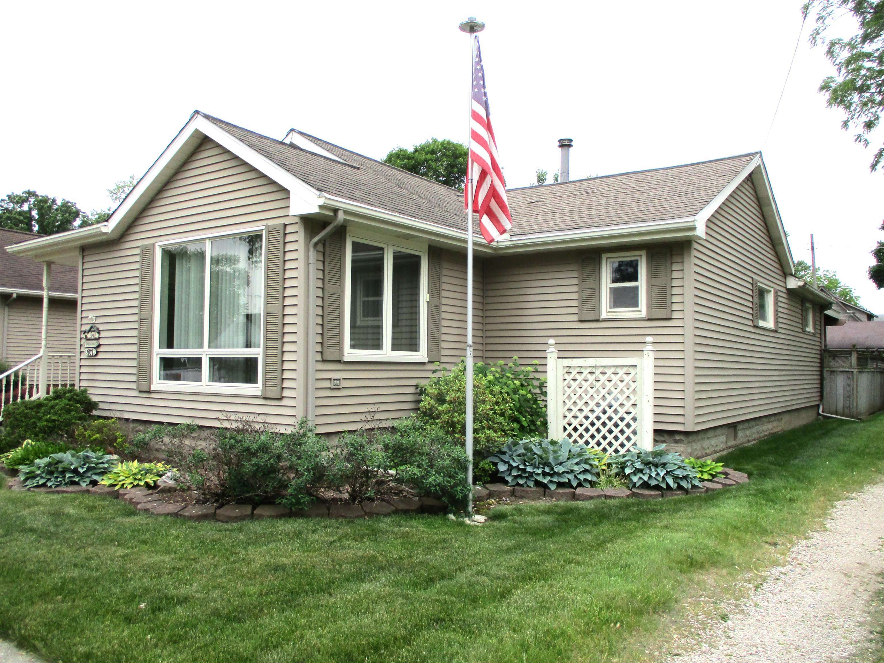Property Photo: 507 Mackinaw Street MI 48429