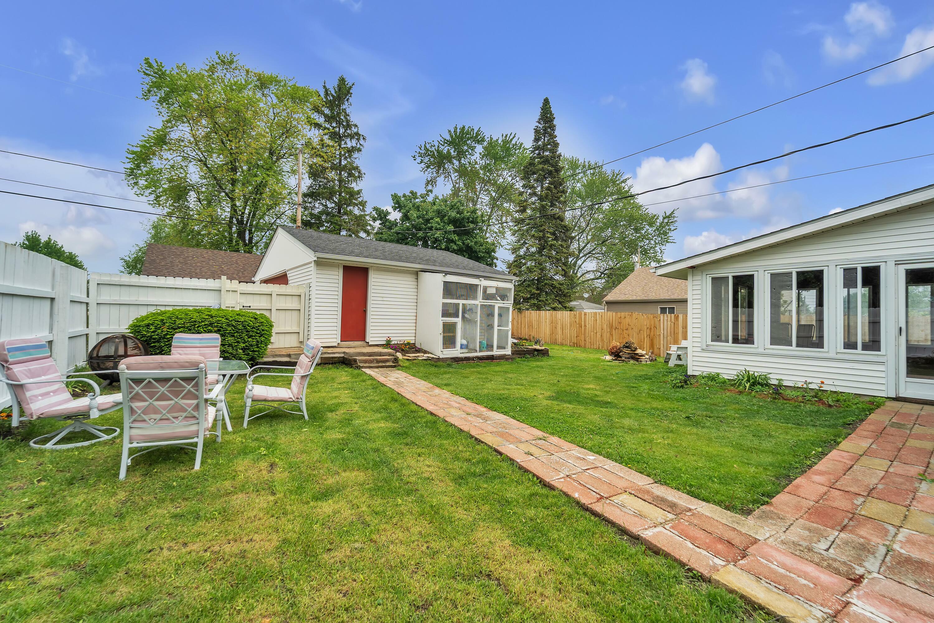 Property Photo: 626 Marion Ave WI 53172