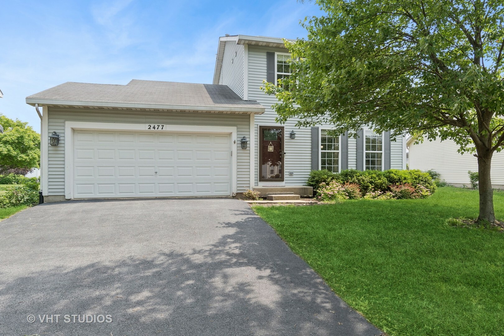 Property Photo:  2477 Smithfield Court  IL 60503 