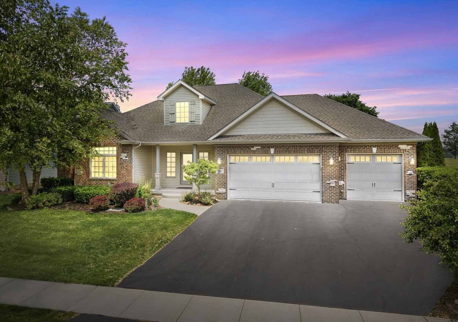 Property Photo: 207 Quinlan Avenue IL 60115