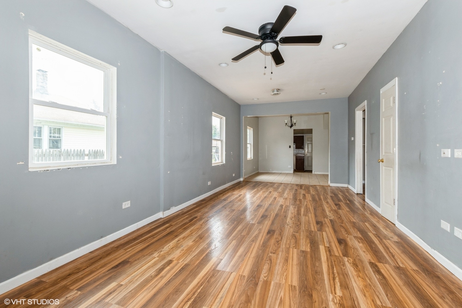 Property Photo:  606 Florence Avenue  IL 60433 
