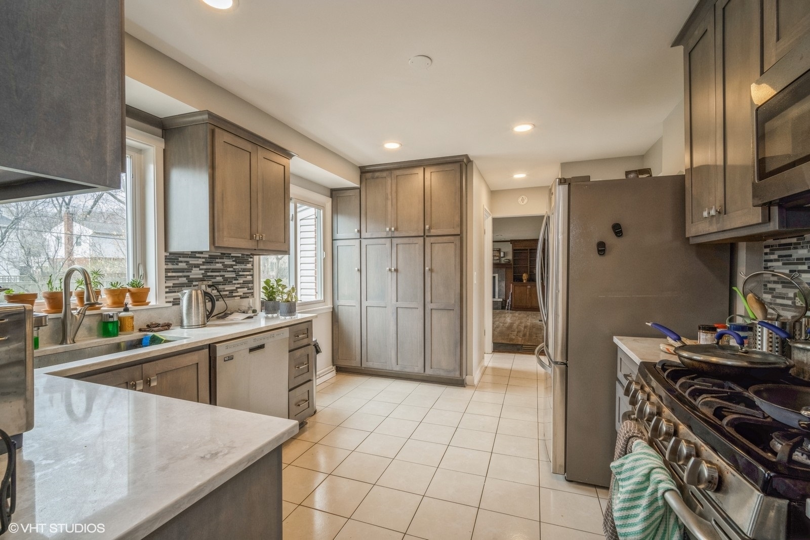 Property Photo: 110 Plumtree Road IL 60015