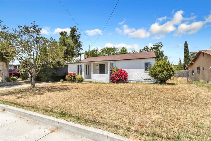 Property Photo:  1131 W Nicolet Street  CA 92220 