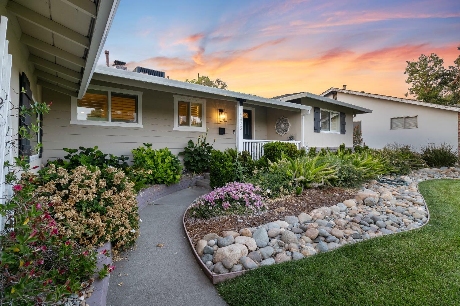 Property Photo: 4325 Las Cruces Way CA 95864