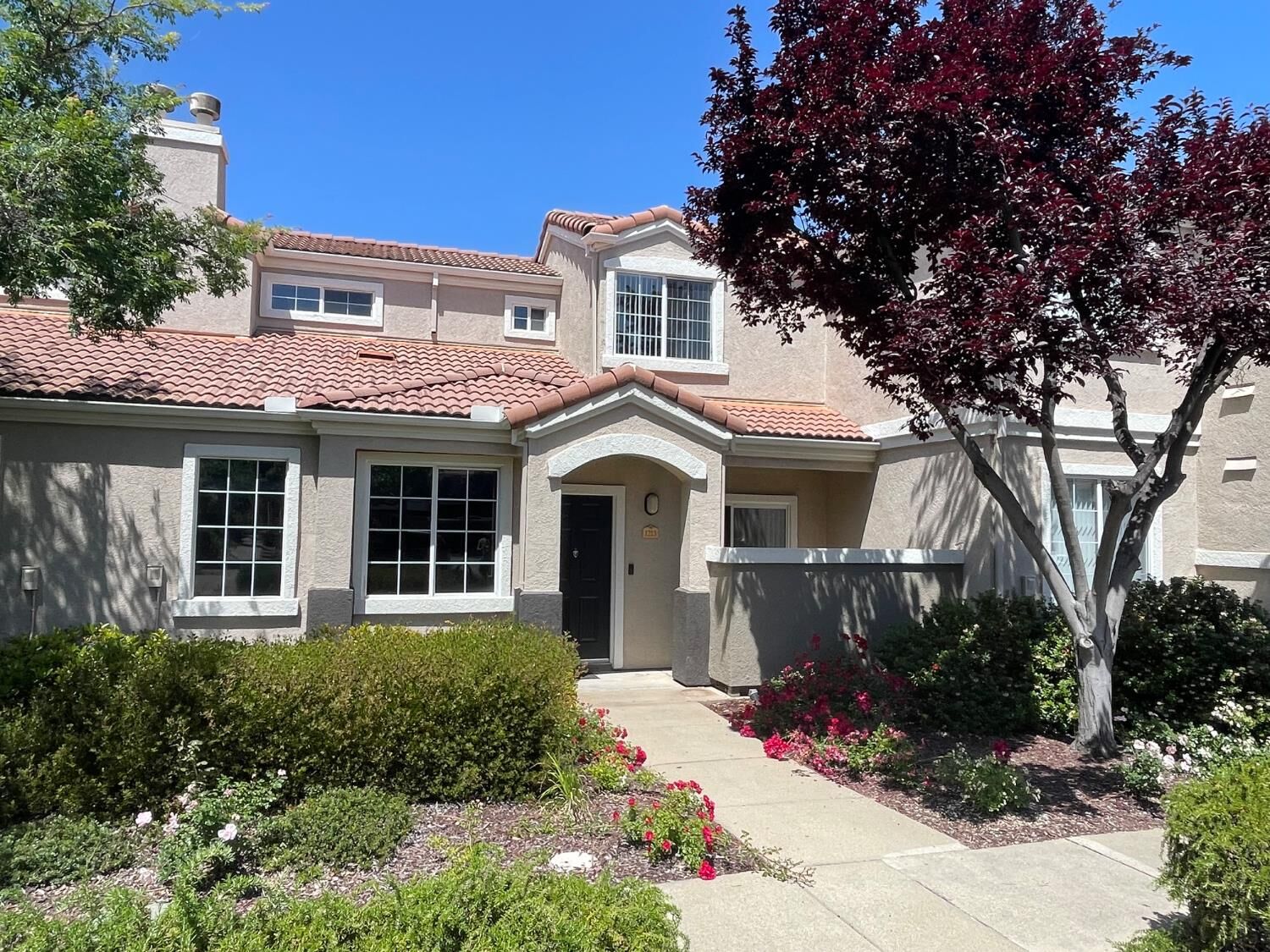 Property Photo: 885 Halidon Way 1213 CA 95630