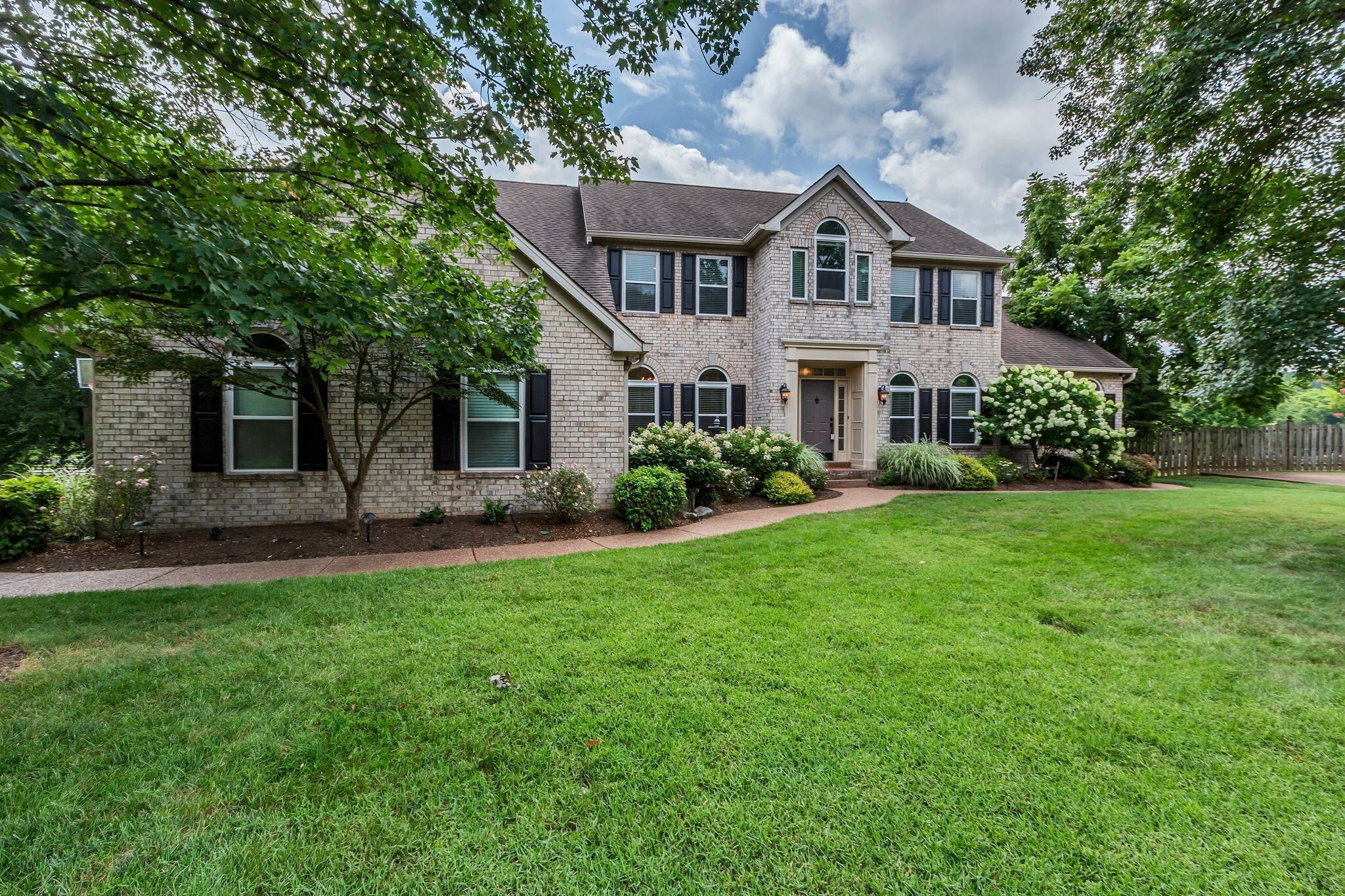 Property Photo: 206 Stillcreek Dr TN 37064