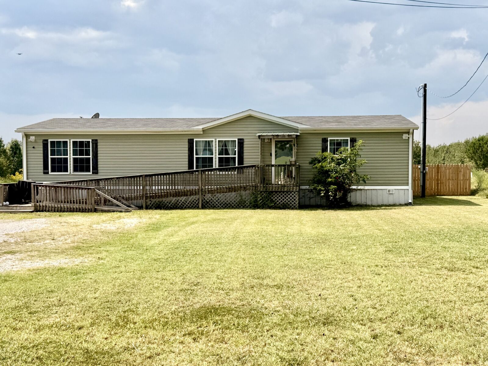 Property Photo: 189 Holloway St TN 38483