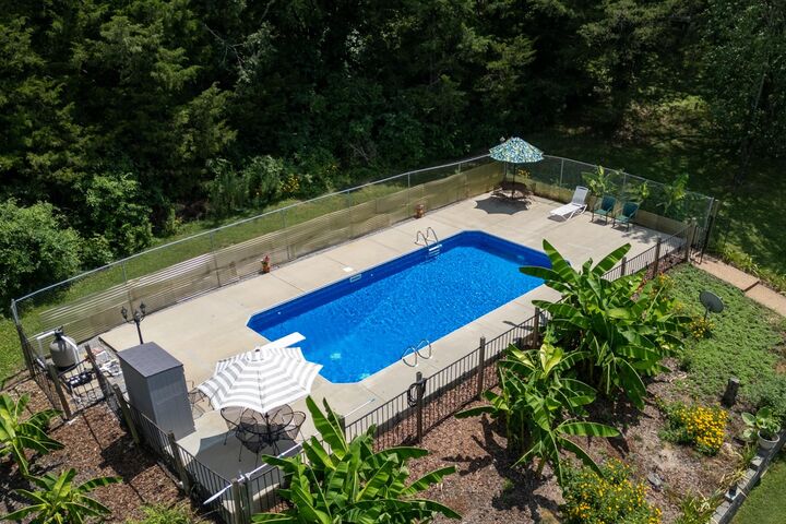 Property Photo: 237 Craigmeade Dr TN 37214