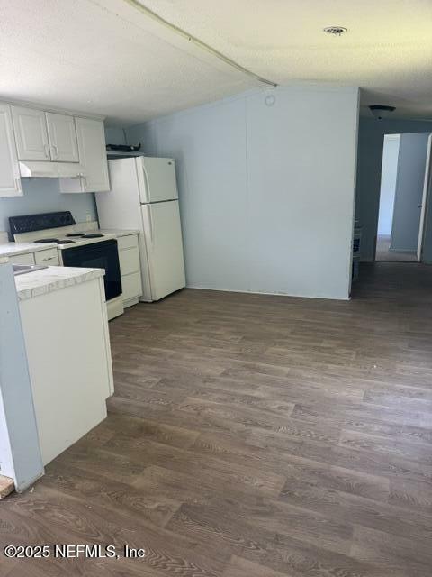 Property Photo: 8571 Vining Street FL 32210