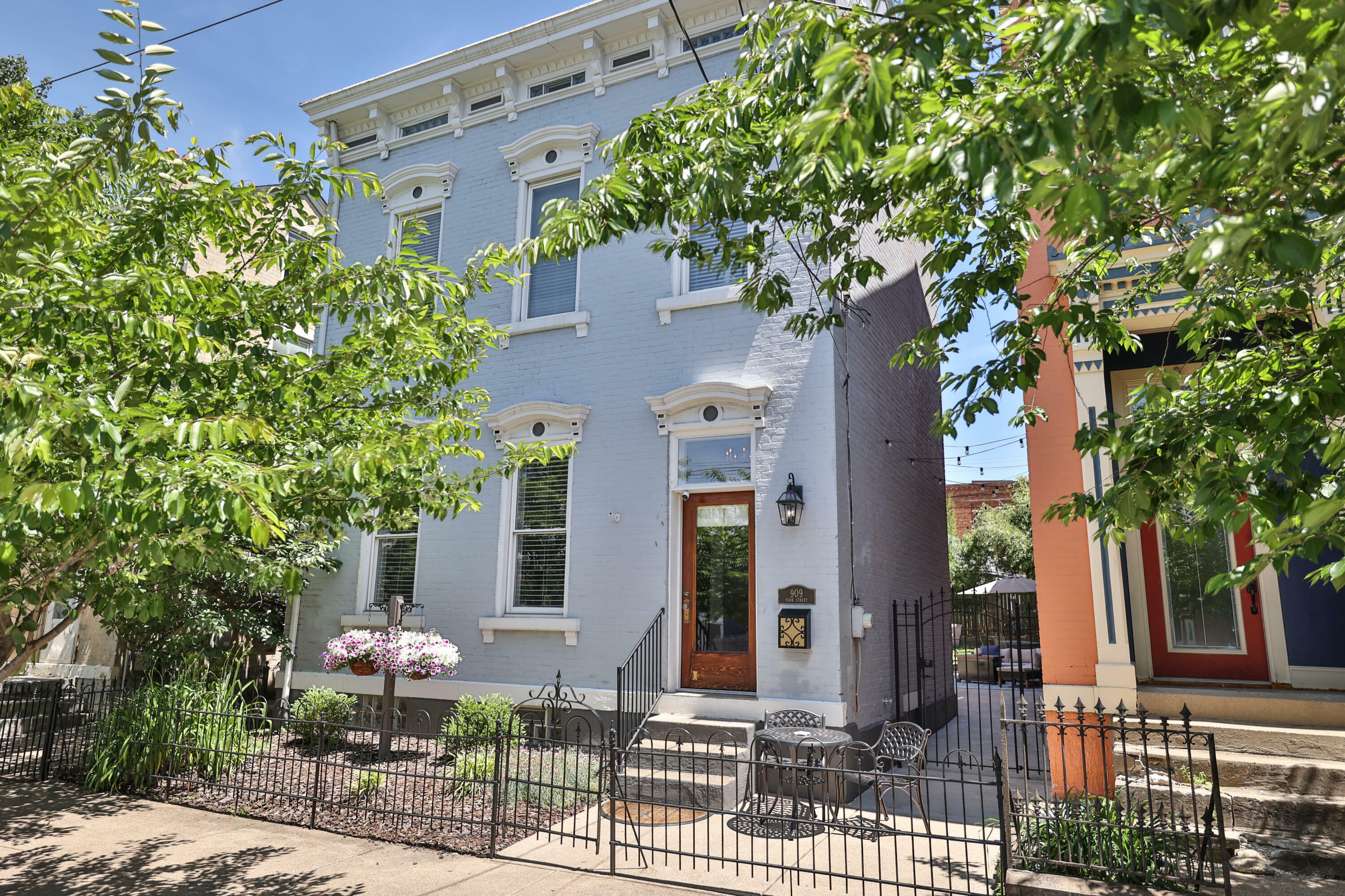Property Photo: 909 York Street KY 41071