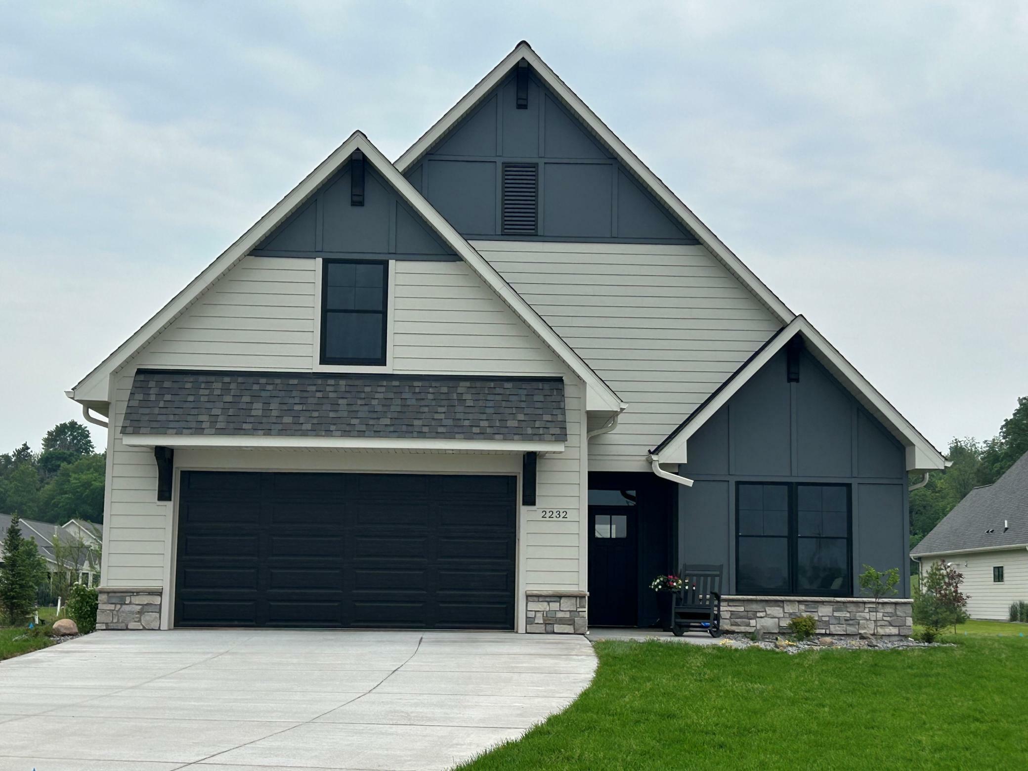 2461 Sharon Lane  Hudson WI 54016 photo