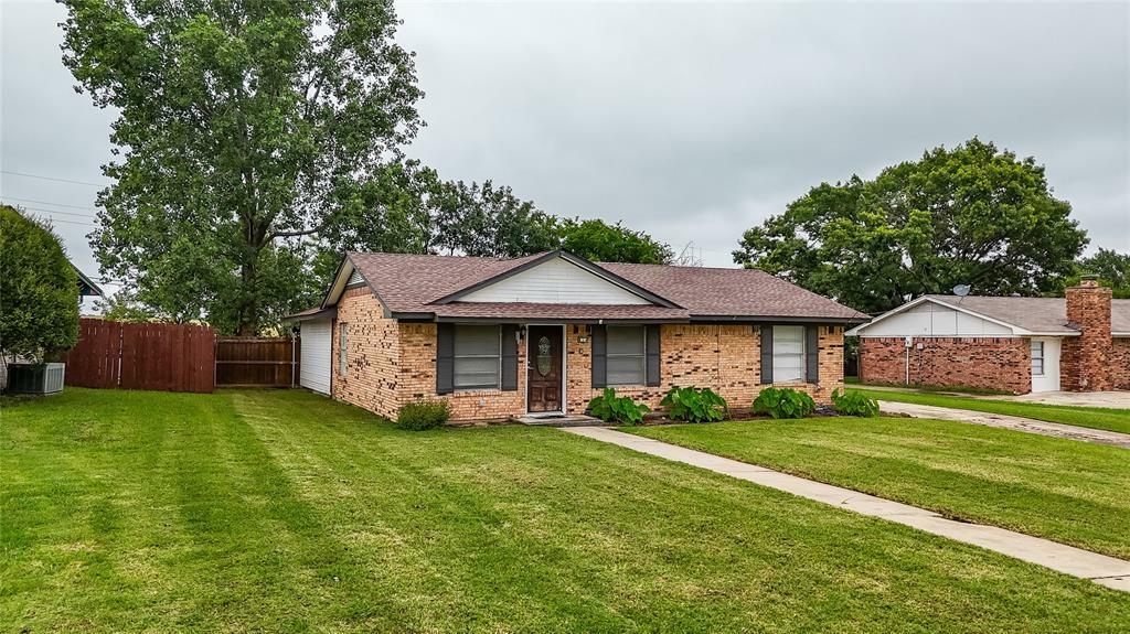 Property Photo: 814 S Western Hills Drive TX 75459