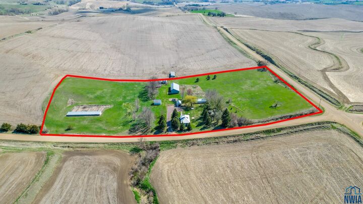 Property Photo: 3118 290th Street IA 51026