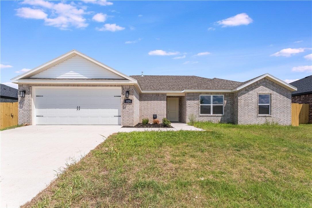 Property Photo: 1000 Autumn Royal Avenue AR 72745