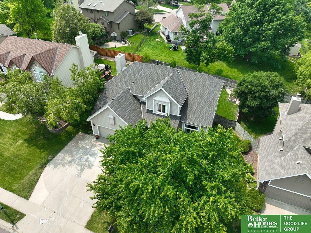 Property Photo: 808 Auburn Lane NE 68046