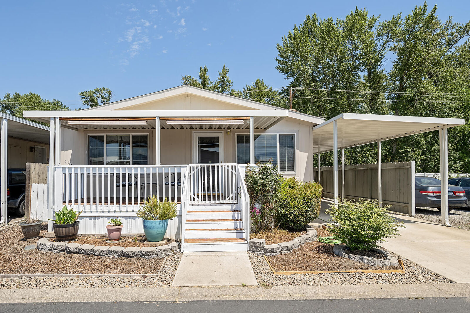 Property Photo:  3555 S Pacific Highway Spc 113  OR 97501 