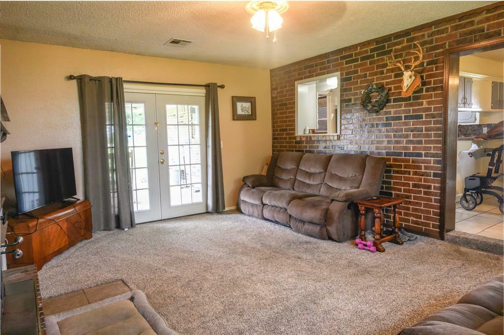 Property Photo: 1383 N Peebly Road OK 73020