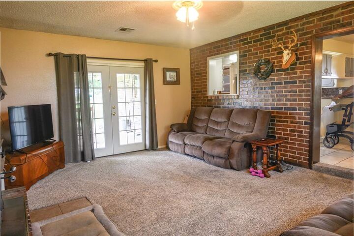 Property Photo: 1383 N Peebly Road OK 73020