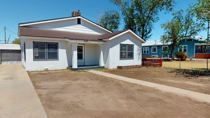 Property Photo: 1419 Ohio Ave NM 88310-0000