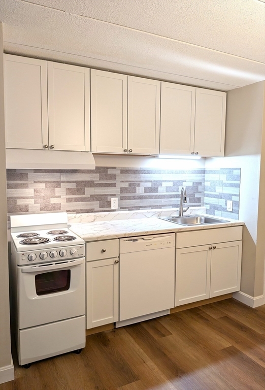 Property Photo: 126 Beaver St 10 MA 01702