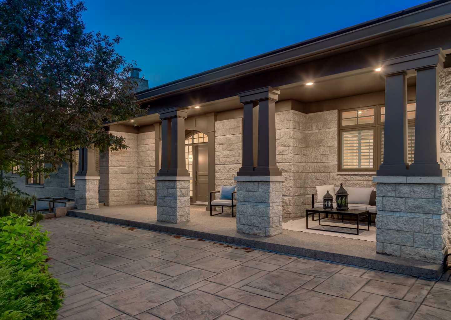 Photo de la propriété: 52 Wolfwillow Lane SW AB T3Z 2Z4