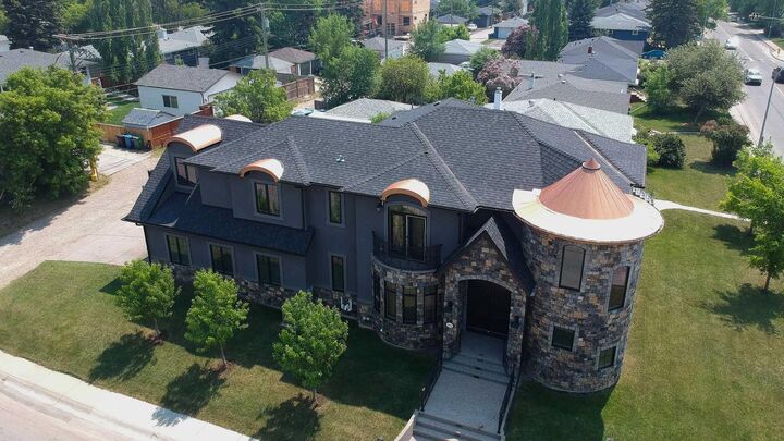 Property Photo:  1911 13 Avenue NW  AB T2N 1L5 