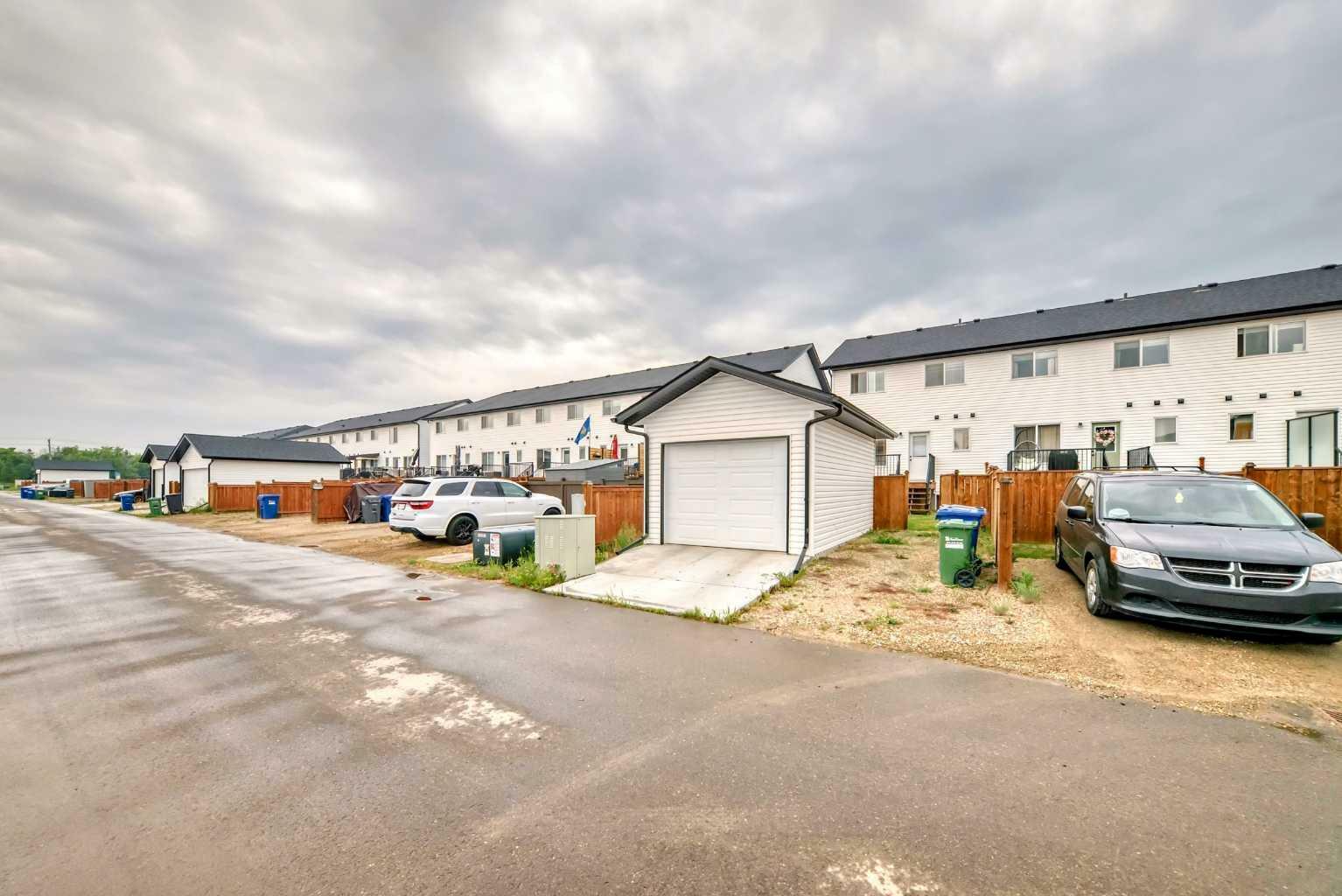 Property Photo: 31 Evergreen Way AB T4E 1A6