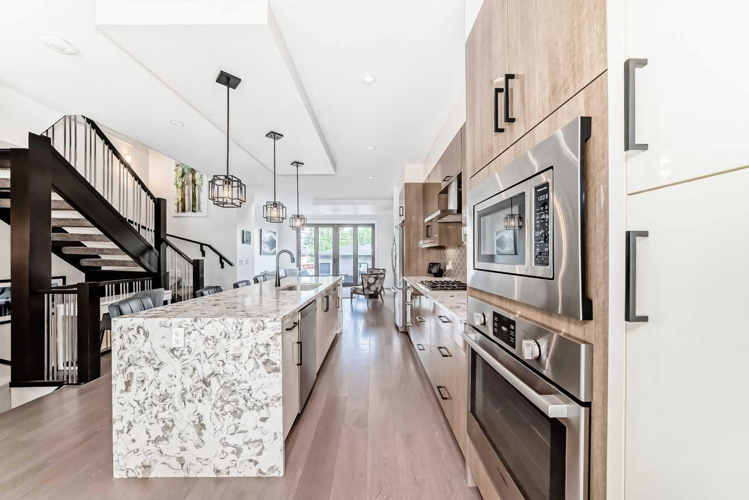Property Photo: 140 27 Avenue NE AB T2E 1Z7