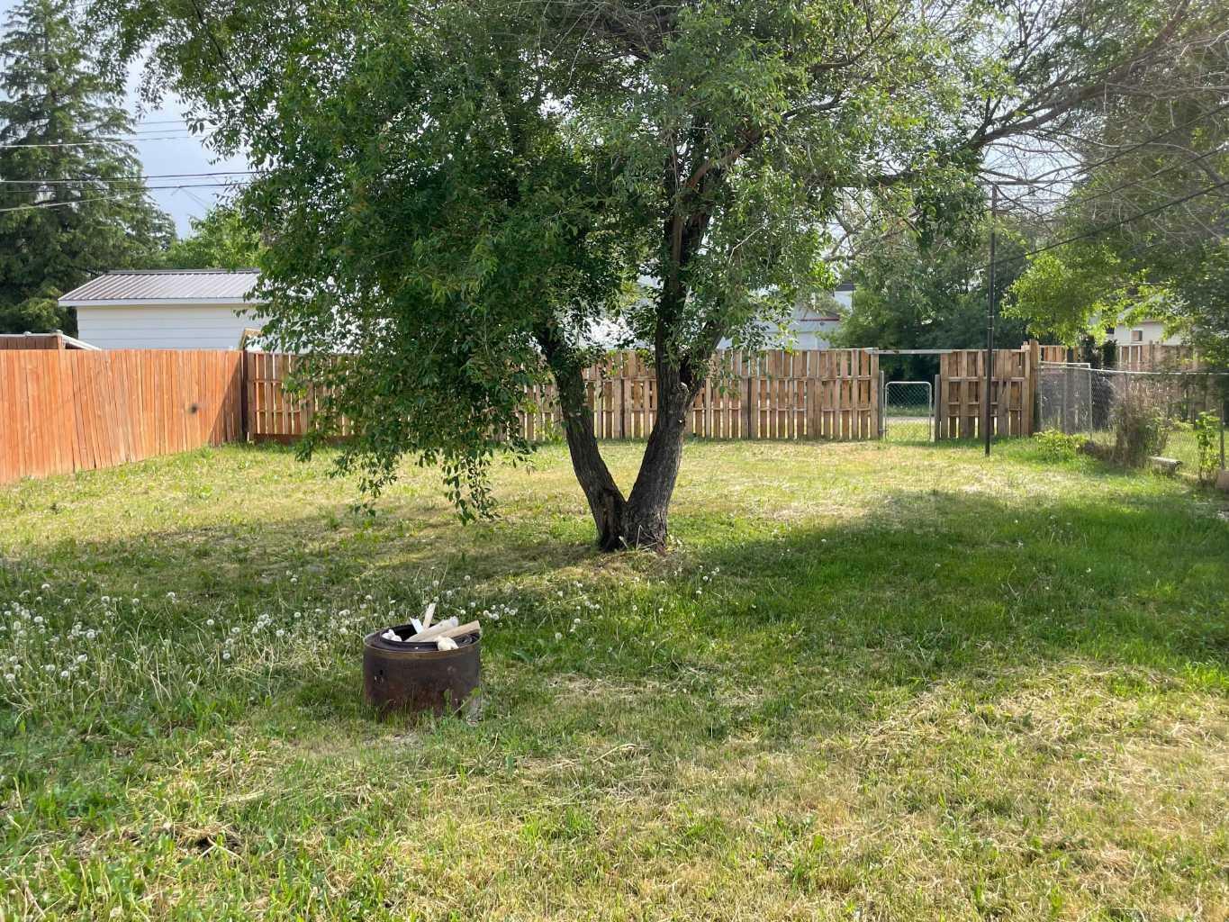 Property Photo: 1133 6th Avenue AB T9W 1G2