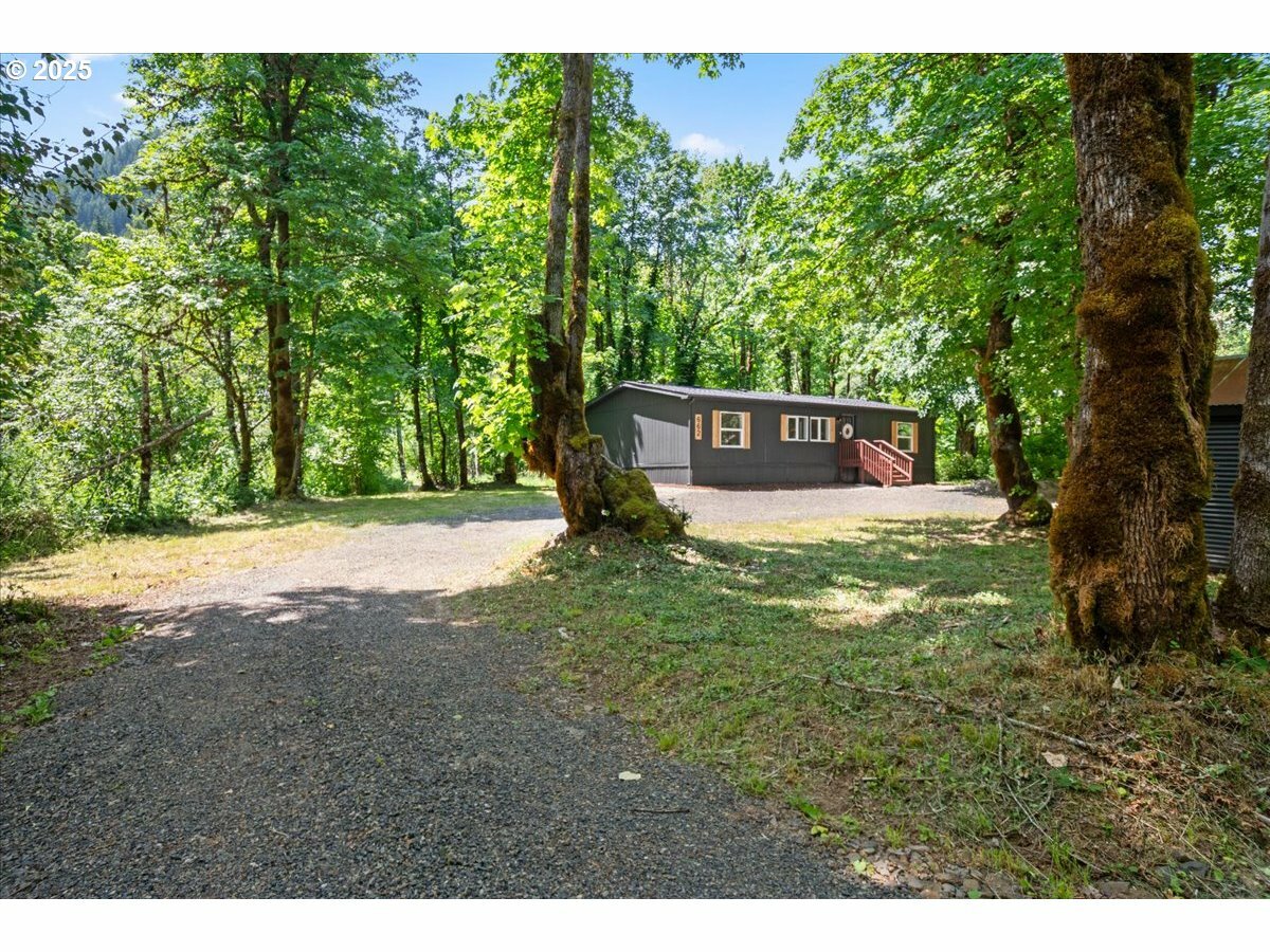 Property Photo: 662 Cannavina Rd WA 98610