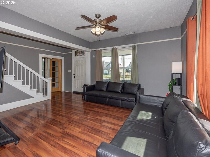 Property Photo:  410 E Yacolt Rd  WA 98675 