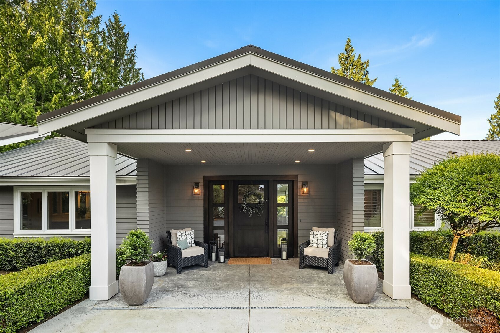 Property Photo:  400  Detwiller Lane  WA 98004 