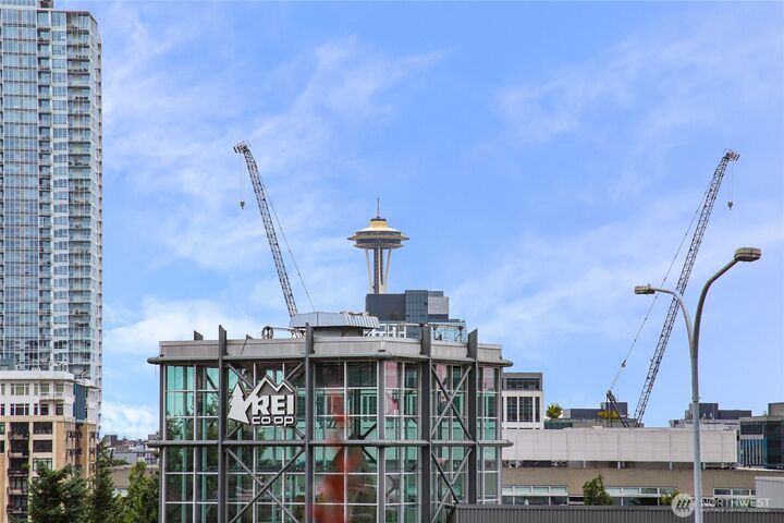 Property Photo: 150 Melrose Avenue E 105 WA 98102